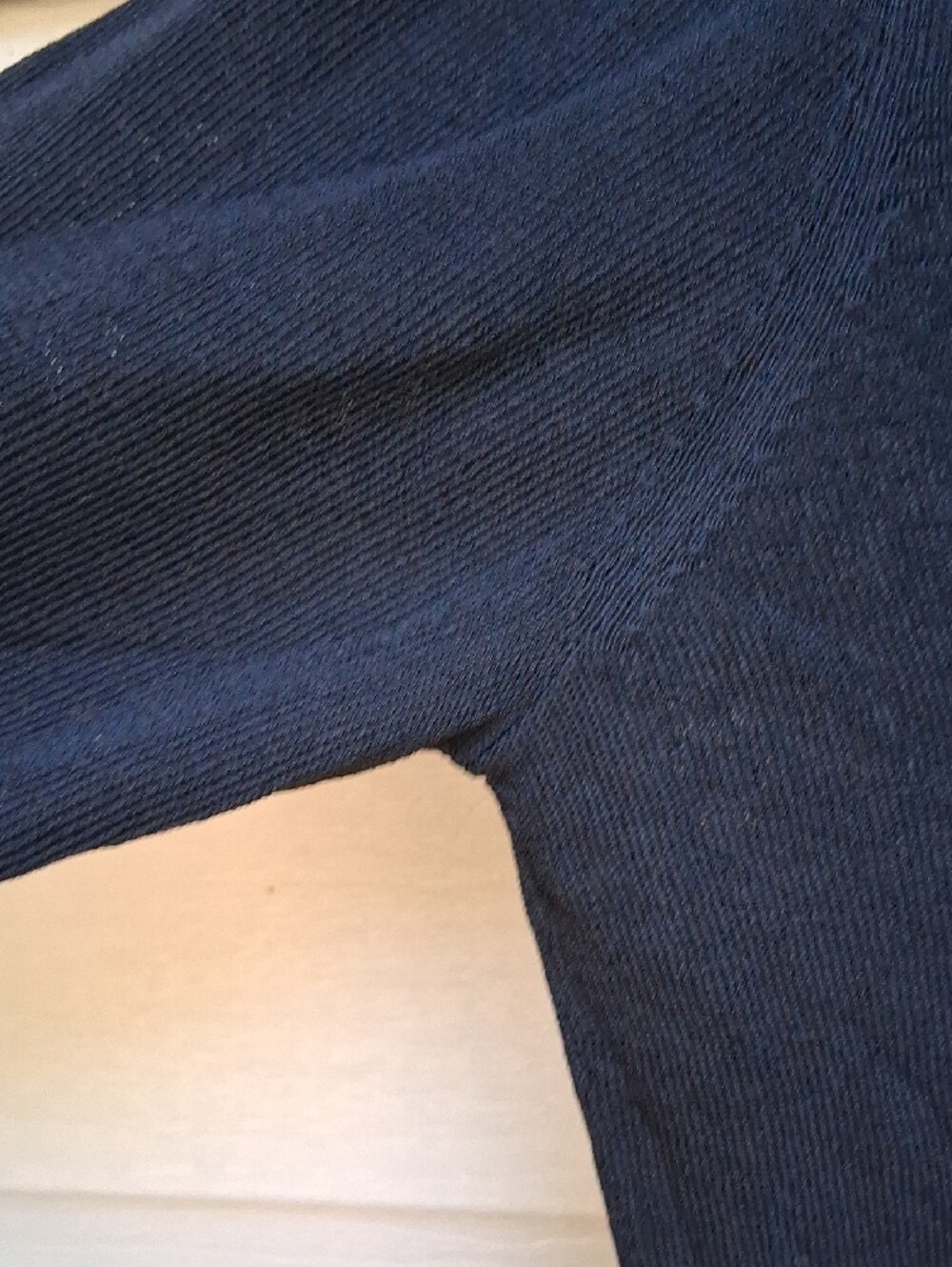 Eileen Fisher Black V-Neck Long Sleeve Lightweight Top - Picture 4 of 10